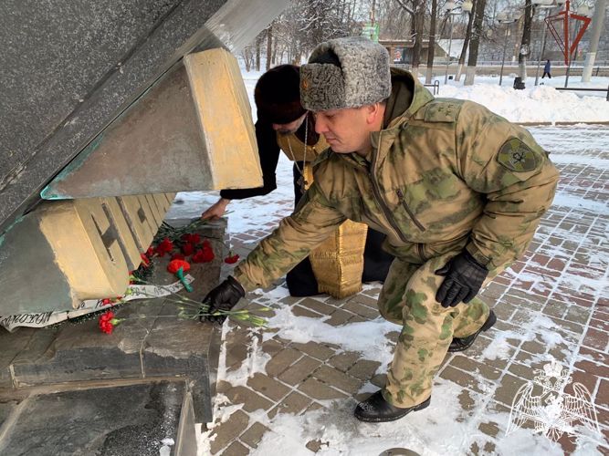 В Твери росгвардейцы почтили память Героев Отечества