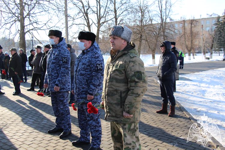 Сотрудники и военнослужащие тверского Управления Росгвардии почтили память воинов-афганцев