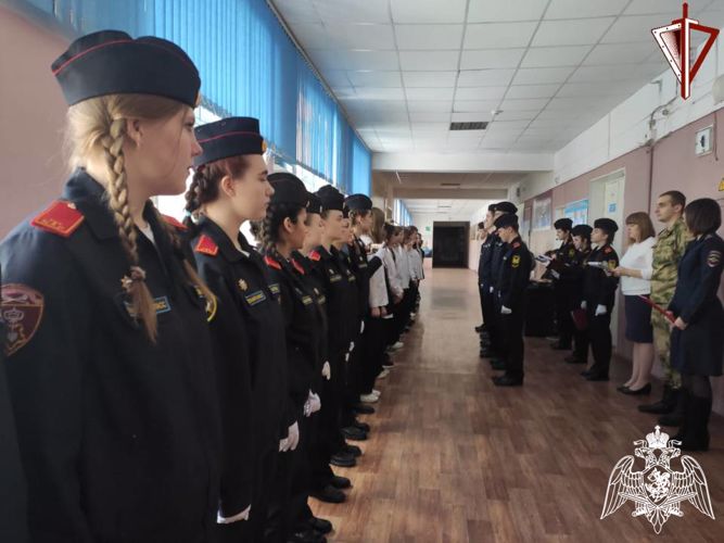  Росгвардейцы приняли участие в мероприятии, посвященном Дню освобождения Калинина в школе №16 города Твери