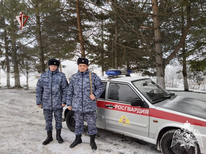 Росгвардейцы помогли эвакуировать людей на пожаре в Тверской области