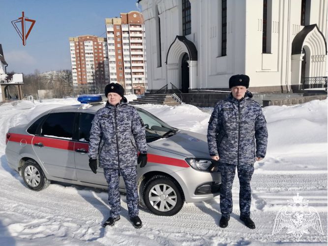 Сотрудники Росгвардии задержали хулигана разбившего иконы в одном из храмов Твери