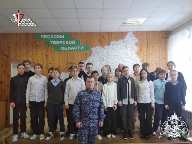 В Верхневолжье росгвардейцы проводят «Уроки мужества» для учащихся в рамках акции «Дни Росгвардии» 