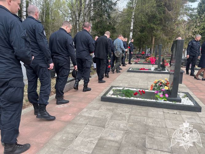 В Твери бойцы ОМОН Росгвардии почтили память своих погибших товарищей