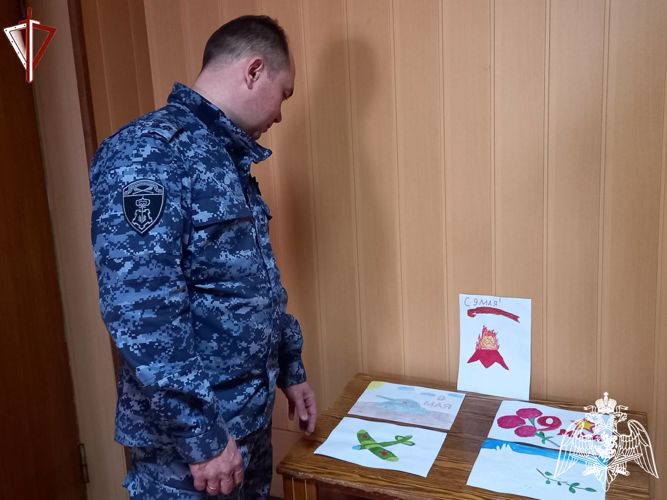 Дети тверских росгвардейцев нарисовали рисунки,  посвященные Дню Победы 