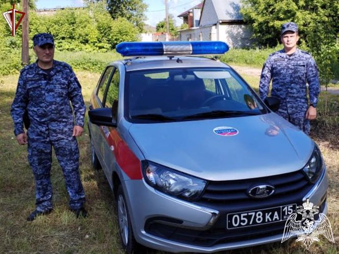 В Конаково росгвардейцы задержали мужчину, подозреваемого в краже триммера  из частного домовладения