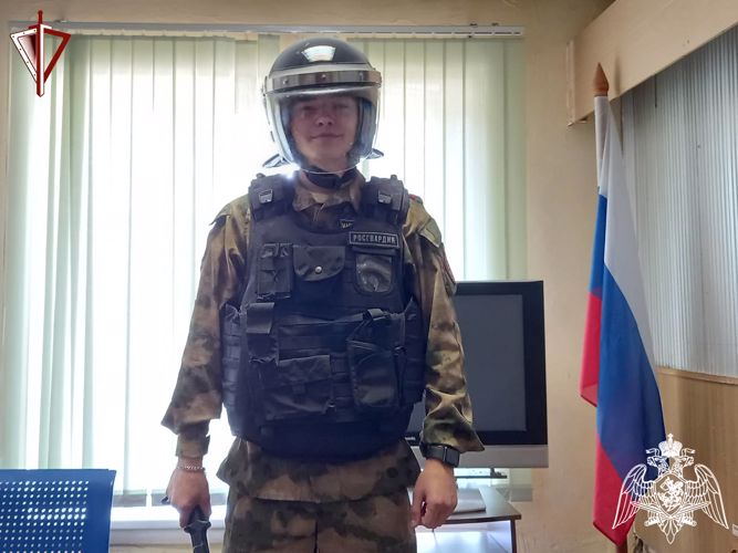 В Твери участники акции «Каникулы с Росгвардией» прошли стажировку во вневедомственной охране регионального Управления Росгвардии