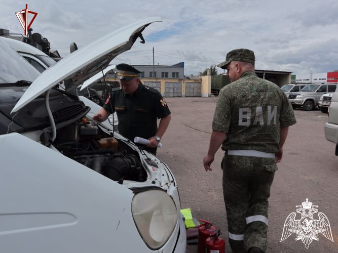В Твери росгвардейцы проверили техническое состояние служебного автотранспорта