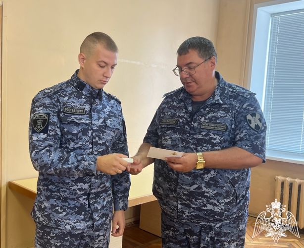 В управлении вневедомственной охраны Росгвардии по Тверской области наградили наиболее отличившихся сотрудников