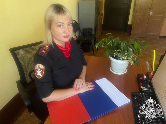 Тверские росгвардейцы поддержали флэшмоб «Цвета Российского флага»