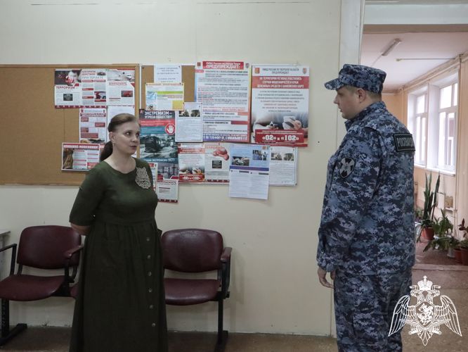 К началу учебного года росгвардейцы проверят школы Твери и области