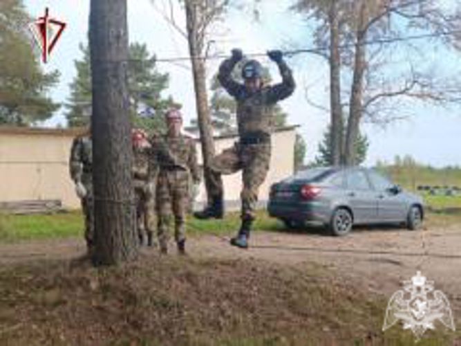 Тверские росгвардейцы провели «Зарницу» с учащимися подшефной школы