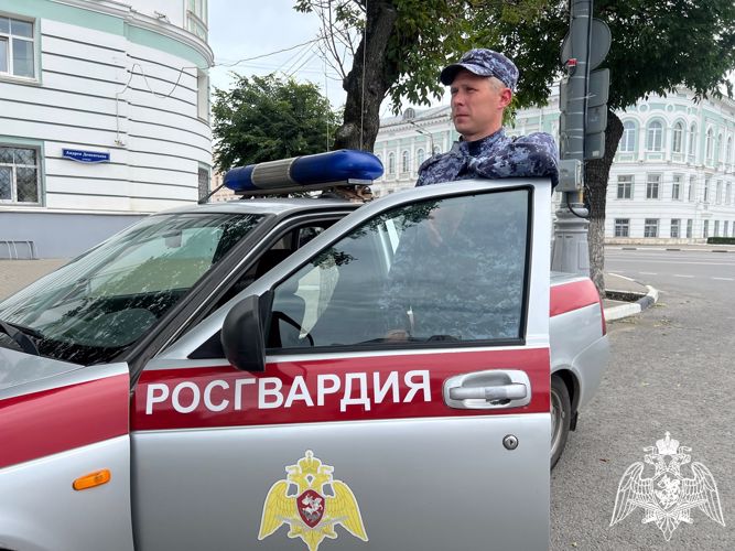Тверские росгвардейцы задержали злоумышленника, пытавшегося  похитить  средства гигиены и алкоголь 