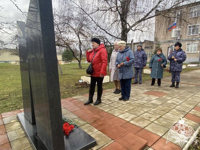 Росгвардейцы встретились с родственниками военнослужащих, погибших при выполнении воинского долга