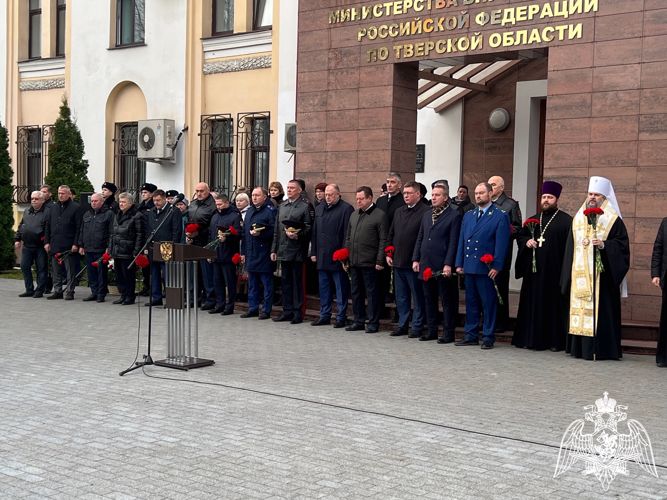В Твери росгвардейцы почтили память коллег, погибших при исполнении служебных обязанностей