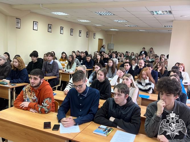 Росгвардейцы провели занятие по безопасности для тверских студентов