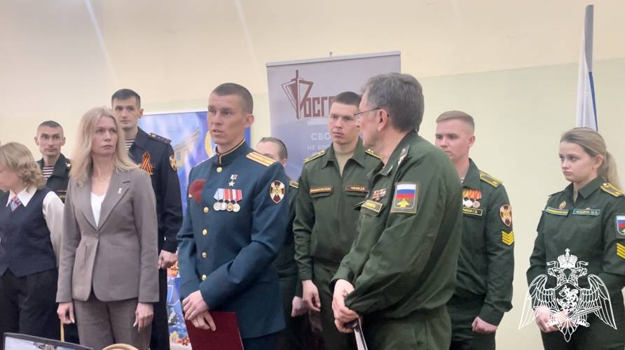 Офицер Росгвардии Герой России майор Алексей Мищенко принял участие в профориентационном мероприятии в Твери
