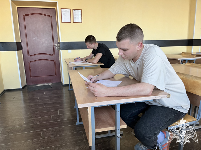 Генерал-полковник Иван Шмелев проверил готовность Санкт-Петербургского военного института Росгвардии к первому набору артиллеристов