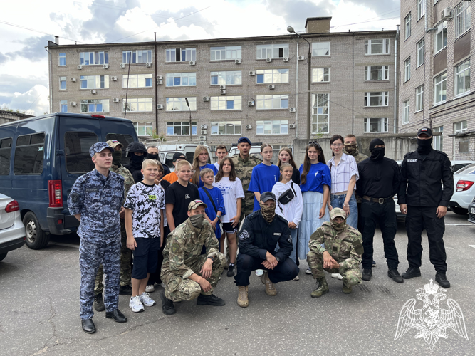 В  Твери продолжается Всероссийская ведомственная акция «Каникулы с Росгвардией»