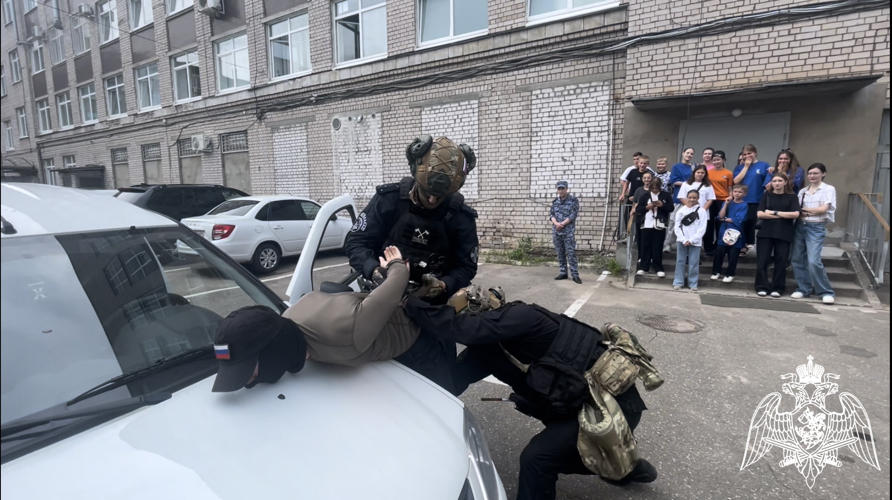 В  Твери продолжается Всероссийская ведомственная акция «Каникулы с Росгвардией»