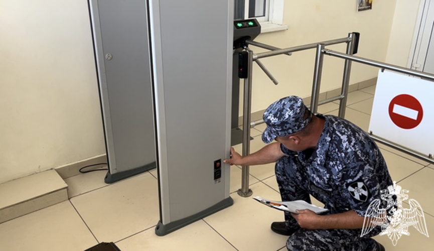 Тверские Росгвардейцы проверили готовность МБОУ центр образования имени Александра Атрощанка к новому учебному году