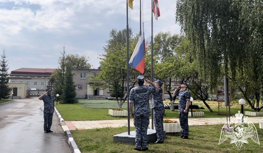 В региональном  Управлении Росгвардии по Тверской области прошел торжественный митинг, посвященный Дню флага Российской Федерации.