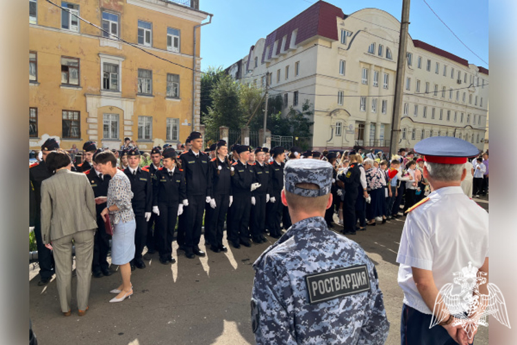Тверские Росгвардейцы обеспечили безопасность праздничных мероприятий в День знаний 