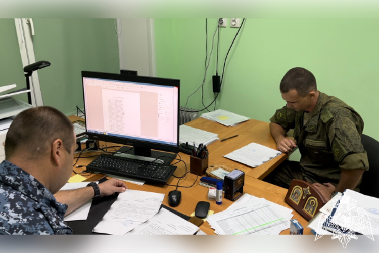 Тверские Росгвардейцы передали более 120 единиц гражданского оружия для нужд СВО