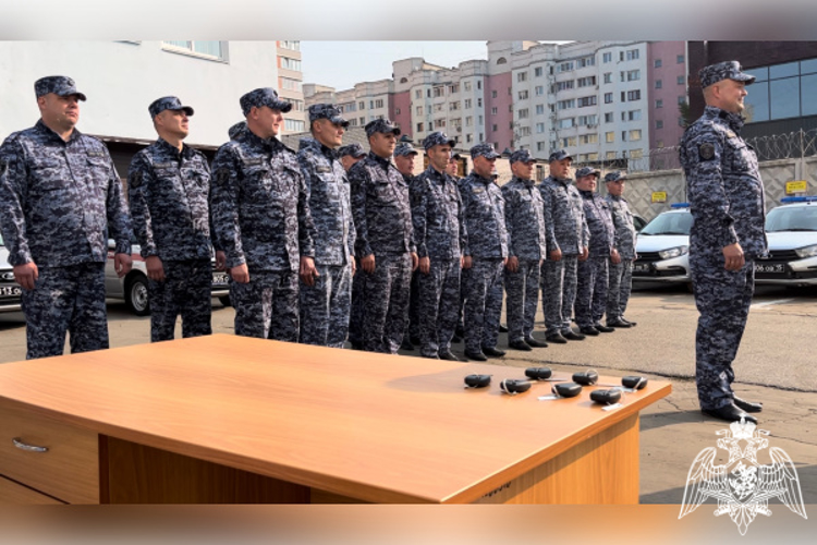 Тверским росгвардейцам вручили ключи от нового служебного автотранспорта