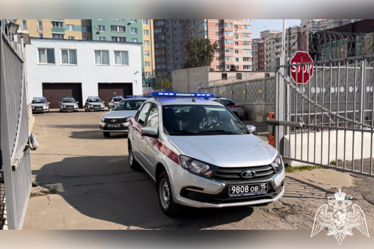 Тверским росгвардейцам вручили ключи от нового служебного автотранспорта