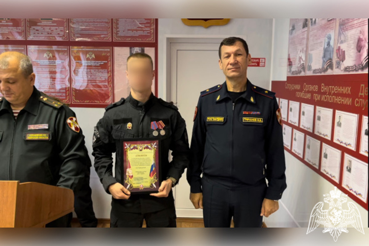 Сотрудники СОБР «Волк» Управления Росгвардии по Тверской области отмечают день образований отрядов