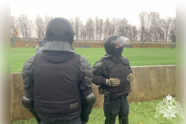 Росгвардейцы обеспечили безопасность футбольного матча в Твери