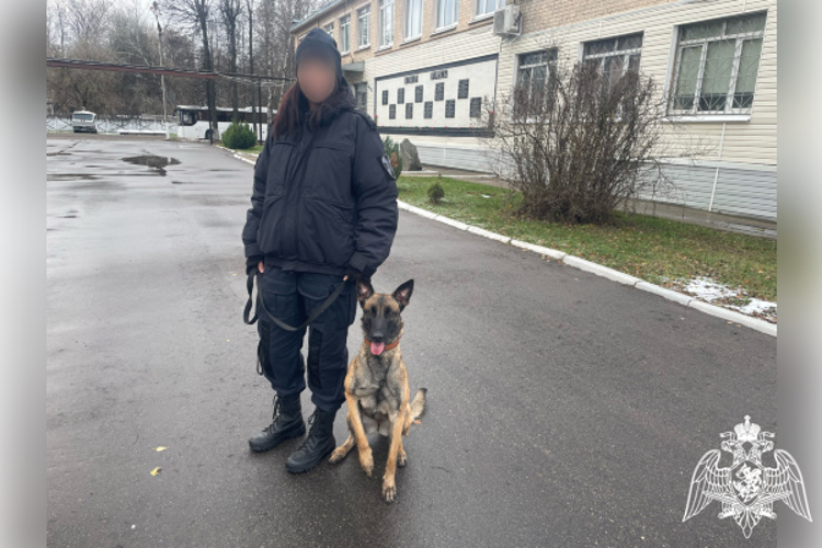 «Мама в погонах» - сотрудница ОМОН «Барс» регионального Управления Росгвардии  дала интервью региональной газете