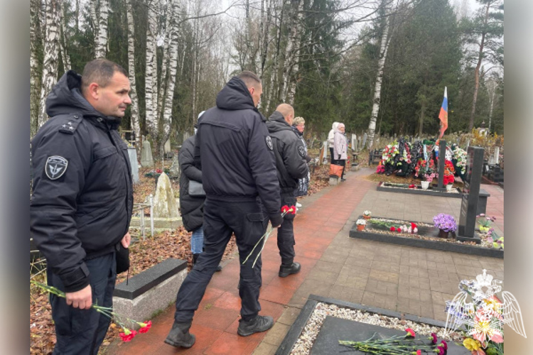 В Твери росгвардейцы почтили память коллег, погибших при исполнении служебных обязанностей