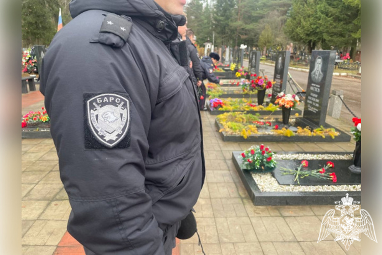 В Твери росгвардейцы почтили память коллег, погибших при исполнении служебных обязанностей