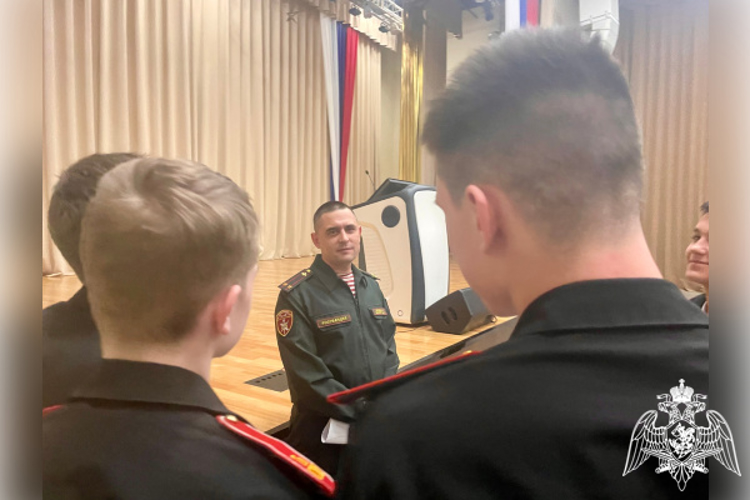 Росгвардейцы рассказали воспитанникам Тверского суворовского военного училища о ведомственных ВУЗах 