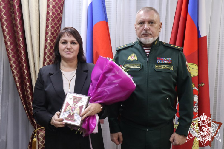 Генерал-полковник Алексей Воробьев вручил награды специалистам психологических подразделений Росгвардии