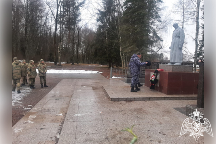 В День неизвестного солдата росгвардейцы Тверского региона почтили память воинов, павших в боях