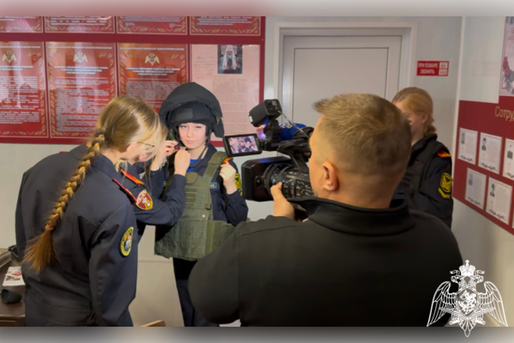 В рамках  ведомственной акции «Дни Росвардии» Тверской СОБР открыл свои двери для учеников подшефного класса