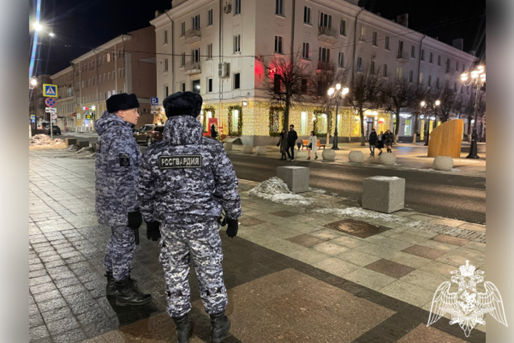     ​ Сотрудники Управления Росгвардии по Тверской области приняли участие в обеспечении правопорядка во время празднования Нового года