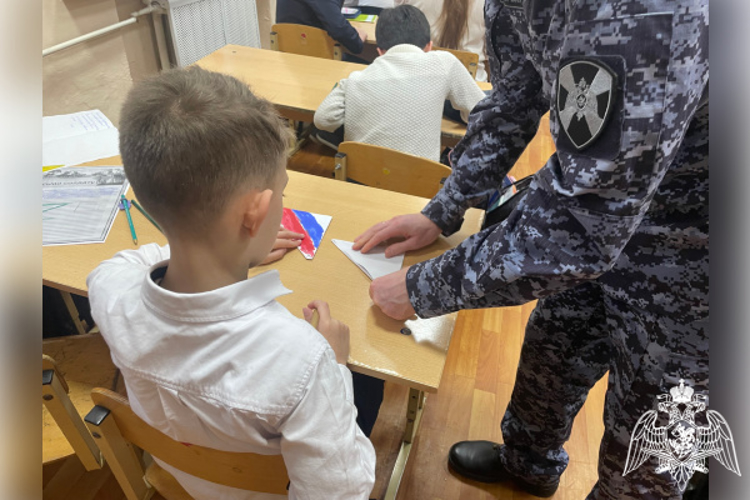 Акцию «Письмо солдату» поддержали росгвардейцы в Твери 