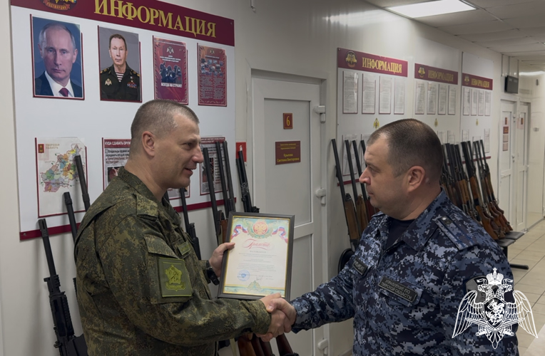 Тверские росгвардейцы передали 42 единицы добровольно сданного охотничьего оружия в зону СВО