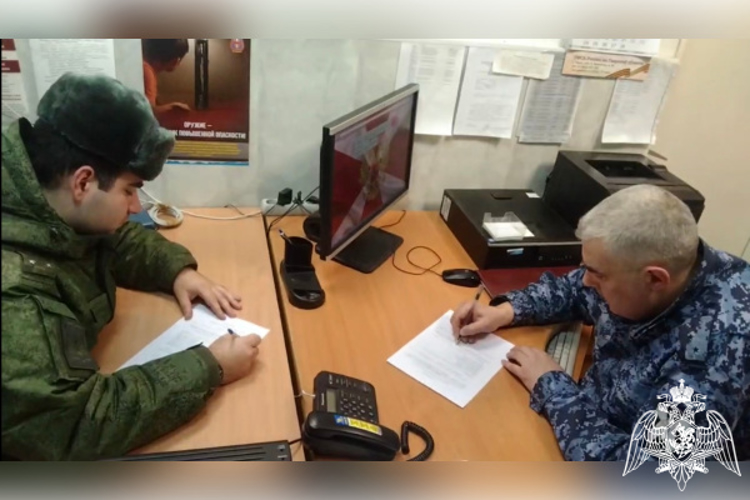 Тверские росгвардейцы передали  добровольно сданное охотничье оружие в зону СВО