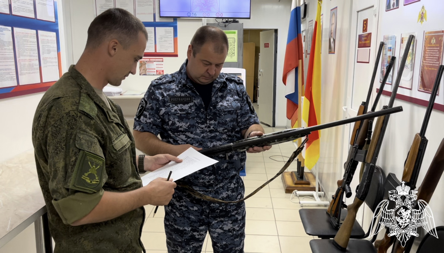 Сотрудники подразделений государственного контроля и лицензионно-разрешительной работы Управления  Росгвардии по Тверской области отмечают профессиональный праздник