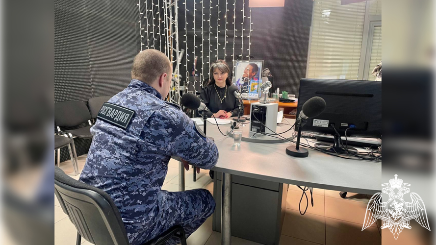 В преддверии Дня защитника Отечества офицер регионального управления Росгвардии  рассказал о службе журналистам 