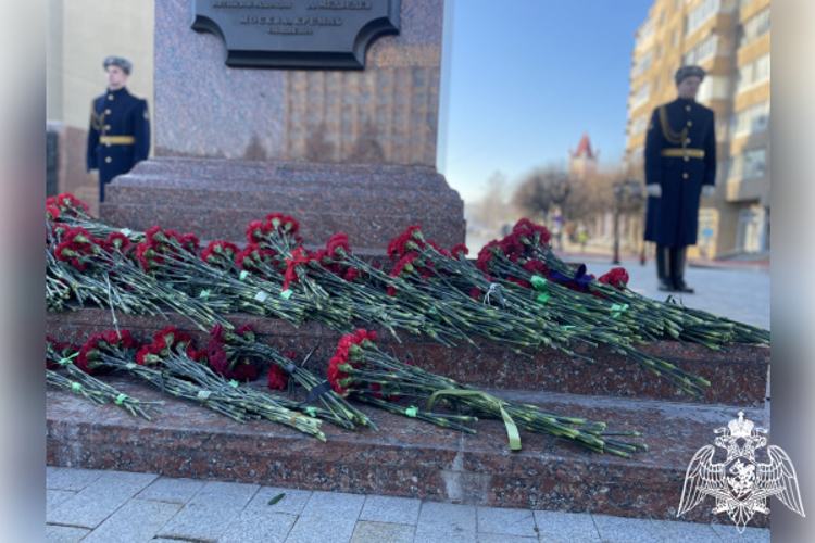 В Твери начальник территориального Управления Росгвардии принял участие в памятном мероприятии, посвященном Дню защитника Отечества