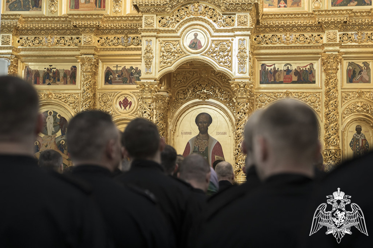 Икону небесных покровителей тверского СОБР Росгвардии передал сотрудникам спецподразделения глава местной митрополии