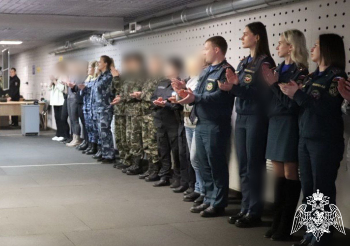 В Твери в канун 8 Марта команда девушек из Росгвардии завоевала «серебро» в соревнованиях в меткости 