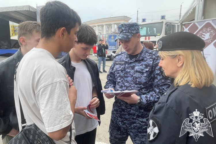 В Твери РОСГВАРДИЯ ПРИНЯЛА УЧАСТИЕ В ЯРМАРКЕ ВАКАНСИЙ 