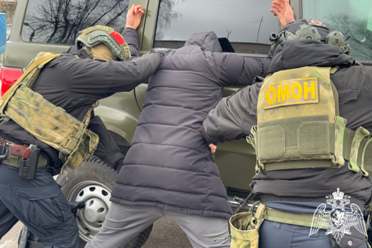 При поддержке спецназа Росгвардии в Тверской области задержаны подозреваемые в мошенничестве на сумму более 41 млн рублей (ВИДЕО)