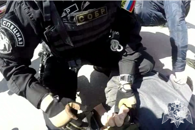 В Твери при силовой поддержке спецназа Росгвардии пресечен сбыт крупной партии наркотиков 